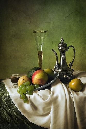 Classic Still Life, Still Life Pictures, Still Life Images, Rennaissance Art, Still Life Fruit, Still Life Photos, Fruit Painting, Still Life Drawing, Painting Still Life