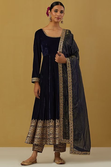 Blue Velvet Silk Hand Embroidered Anarkali Set Design by Ikshita Choudhary at Pernia's Pop Up Shop 2023 Velvet Suit Designs Indian, Ikshita Choudhary, Velvet Anarkali Suits, Velvet Suit Design, Velvet Anarkali, Blue Anarkali, Berry Dress, Independance Day, Velvet Dress Designs