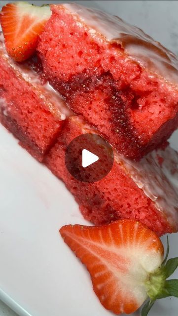 Ashley 🇵🇷🍽️🔥 on Instagram: "Strawberry Honey Bun Cake 🍓🍯🍰 •RECIPE BELOW•
•
Finally got around to doing a Strawberry Honey Bun Cake! I’m not going to lie - I put off making this because the thought of strawberry cake with a layer of brown sugar/cinnamon in the center did not seem like a flavor combination I’d like. That being said, I swapped the brown sugar cinnamon mixture & made a Strawberry Honey Sugar. Brown sugar is just white sugar mixed with molasses so instead, I mixed some honey with white sugar and then added some dried strawberries that I threw in the food processor. Next time I’ll definitely be adding some vanilla bean! Anyways, it came out AMAZING. Definitely try this recipe & let me know what you think! 
• 
Strawberry Honey Sugar 
- 1 cup white sugar 
- 1 oz dried straw Strawberry Honey Bun Cake Recipe, Strawberry Hunny Bun Cake, Strawberry Honeybun Cake Recipe, Strawberry Honeybun Cake, Honeybun Cake Recipe, Honey Bun Cake Recipe, Hunny Bun, Strawberry Honey, Honey Bun Cake