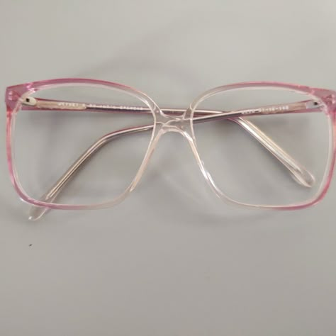 Never Used, Vintage, Oversized, Plastic Glasses. These Are From The 1980s To1990s. Unique Look. Rx Ready. Light Weight. Pink Into Clear Fade. Jetset By International Eyewear. Comes With A Protective Case. Only Worn To Model. Eye Width 58mm Eye Height 48mm Bridge 16mm Temple Length 140 Pink Coach Glasses, Colorful Glasses Aesthetic, Pink Square Glasses, Y2k Glasses Frames, Cute Pink Glasses, Big Clear Glasses, Cute Glasses For Women, Big Glasses Frames, Pink Glasses Frames