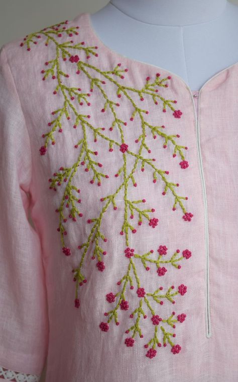 Simple Hand Embroidery Patterns, Embroidery On Kurtis, Diy Embroidery Designs, Hand Embroidery Patterns Flowers, Hand Embroidery Videos, Diy Embroidery Patterns, Basic Embroidery Stitches, Hand Embroidery Tutorial, Handmade Embroidery Designs