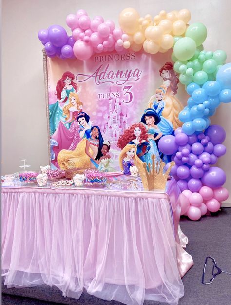 Disney Princess Birthday Backdrop, Princess Birthday Balloons, Disney Princess Balloon Arch, Disney Princess Balloon Garland, Princess Birthday Party Theme, Princess Theme Party Decorations, Disney Princess Theme Birthday Party, Disney Princess Theme Party, Princess Birthday Decorations