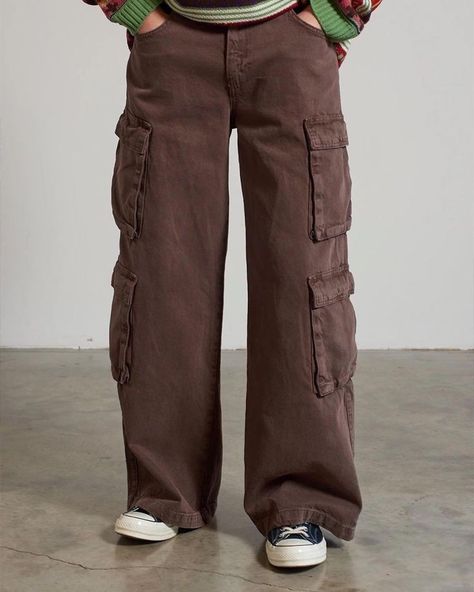 Cargo Pant Outfits, Wide Pants Outfit, Mens Cargo Trousers, Brown Cargo Pants, Army Pants, Outfit Png, Fashion Grunge, Jeans Cargo, Brown Pants