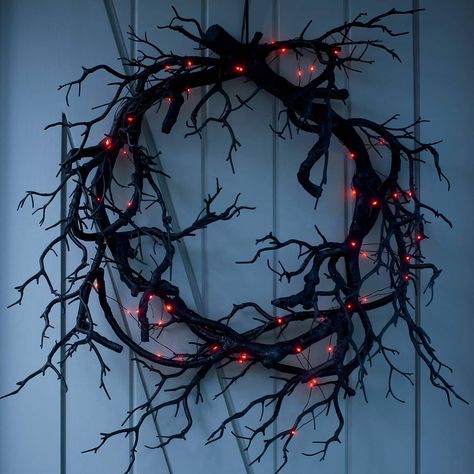 Halloween Pauroso, Porta Halloween, Pelottava Halloween, Black Halloween Wreath, Halloween Girlande, Dekorasi Halloween, Fall Floral Decor, Halloween String Lights, Lighted Wreaths