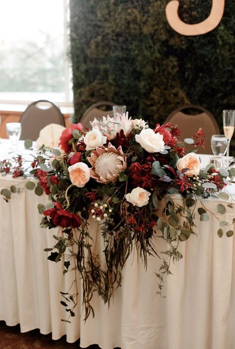 Real Wedding: Jessica Pantages - She's Intentional Burgundy And Blush Centerpieces, Color Combos 2023, Burgundy And Champagne Wedding, Champagne Wedding Decorations, Bridesmaid Dresses Burgundy, Blush Centerpiece, Burgundy Wedding Theme, White And Gold Wedding Cake, Tight Wedding Dress