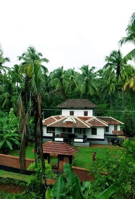 Thotti Mane, Small House Design Kerala, Kerala Traditional House, Fairytale House, Mud House, Kerala House Design, Kerala Houses, House Arch Design, Traditional Houses