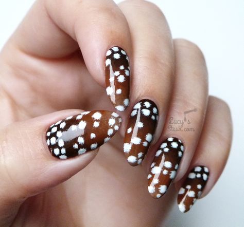 Fawn Print Nails, Fawn Nails, Wildlife Nail Art, Rain Deer Nails, Mango Nails, Lines Nails, Animal Print Nail Art, Nails With Animals Nailart, Fawn Print