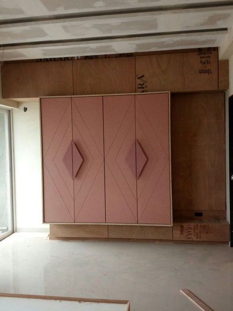 Luxury Wardrobe Design, बेडरूम डिजाइन, Wardrobe Design Modern, Armoire Dressing, Storage Furniture Living Room, Wardrobe Door Designs, Wardrobe Organisation, Wardrobe Designs, Bedroom Cupboard Designs