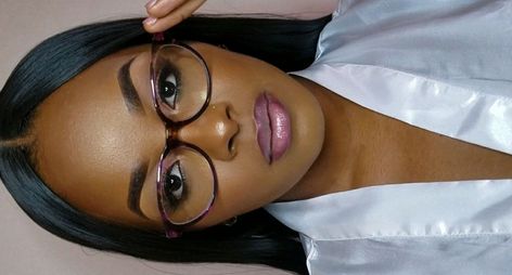 Makeup for glasses Makeup For Glasses Wearers, Glasses Makeup Tutorial, Makeup For Glasses, Hooded Eye Makeup Tutorial, Eyeliner For Hooded Eyes, Glasses Makeup, Easy Makeup Tutorial, Hooded Eye Makeup, Easy Makeup