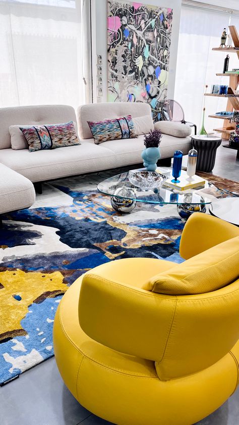 Roche Bobois new collection, diseño de interiores lleno de vida y color! #aesthetic #colorful #sofa #armchair #furniture #livingroom #inspo #decor #decorideas Roche Bobois Living Room, Roche Bobois Sofa, Colorful Sofa, Color Aesthetic, Roche Bobois, Armchair Furniture, Sofa Armchair, Living Room Sofa, New Collection