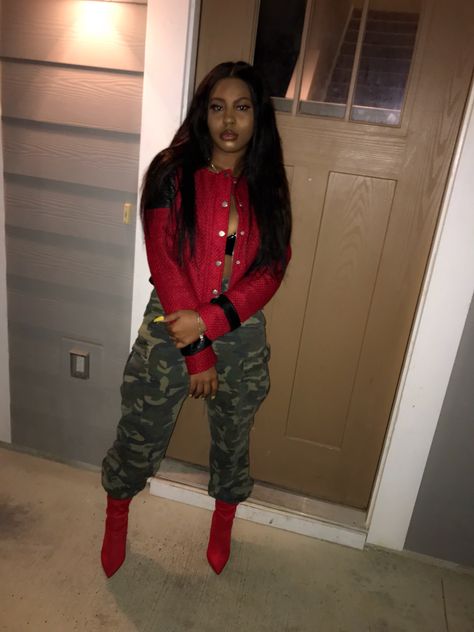 #cadetkimpants #Keyglock #fashion #style #camopants #camoflauge #concert #camoflaugeoutfits #outfits #swagg #swagtips #cold #dopeoutfits #dope #killingit Cameo Pants Outfits For Women, Women Camo Outfits, Camouflage Photoshoot, Camo And Red Outfit, Fatigue Pants Outfit For Women, Camoflauge Outfits Black Women, Camaflouge Outfits, Camo Outfits For Women, Army Fatigue Outfits For Women