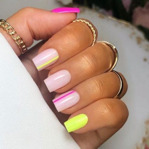 Summer Nail Art Ideas, Hannah Taylor, Summer Nail Art, Sassy Nails, Short Acrylic Nails Designs, Neon Nails, Glitter Nail, Dipped Nails, Yellow Nails