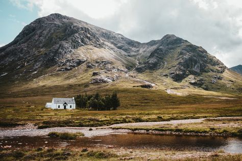 Scotland In March, Make House Smell Good, Pack For Scotland, Scotland Packing List, Scotland Places To Visit, Scotland Culture, Scottish Cottages, Scotland Food, Scotland Fashion