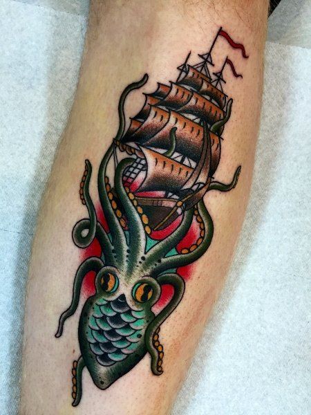 30 Incredible American Traditional Tattoo Designs - The Trend Spotter Kraken Tattoo, Squid Tattoo, Tato Flash, Tato Tradisional, Traditional Tattoo Inspiration, Octopus Tattoo Design, Pirate Tattoo, Traditional Style Tattoo, Key Tattoos