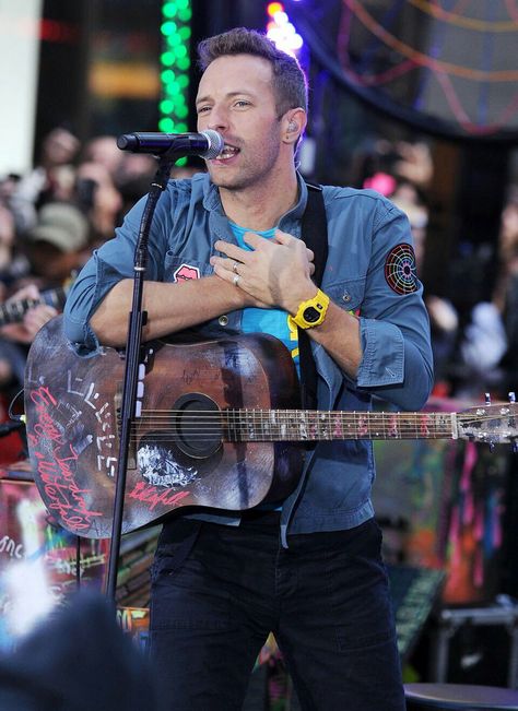 Christ Martin, Cris Martin, Coldplay Songs, Coldplay Chris, Phil Harvey, Chris Martin Coldplay, Jonny Buckland, Chris Martin, Viva La Vida