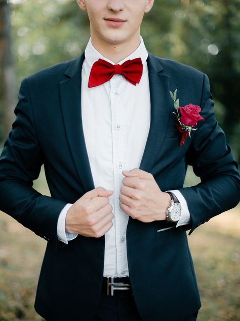 Groom's red bow tie and navy suit + deep red rose boutonnieres | fabmood.com Modern Groom, Groom Wedding Attire, Marsala Wedding, High Neck Wedding Dress, Neck Wedding Dress, Red Bow Tie, Black Tux, Navy Suit, Wedding Forward