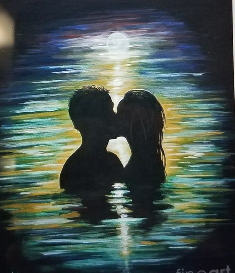 Couple kissing in the water in the Moonlight Silhouette Arte, Painting Love Couple, Kiss Painting, Desen Realist, Romantic Paintings, Couple Kissing, Couple Painting, Silhouette Painting, Painting Canvases