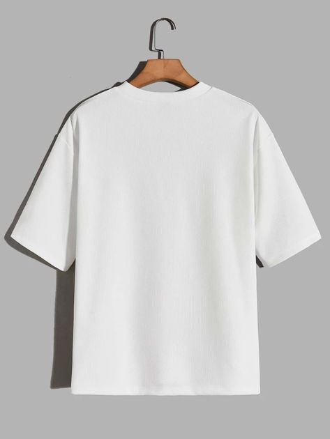 Perfect T Shirt, White Tishert, Plain T-shirts, T Shirt Photography Ideas, Thrift Business, Mens Oversized Fashion, Tshirt Mockup Free, Cloth Mockup, T Shirt Design Ideas Creative