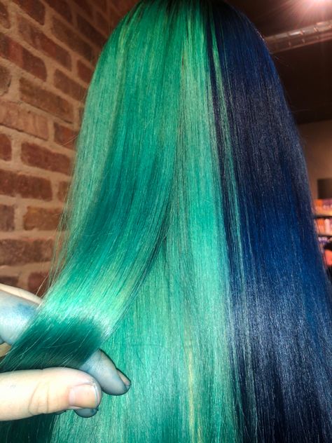 Green Split Dye, Split Dye, Hair Spring, Split Dyed Hair, Dyed Hair Blue, Dip Dye Hair, Airbrush Designs, Dye Hair, Split Hair