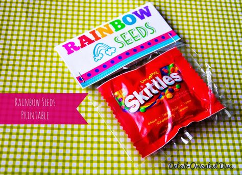 Detail-Oriented Diva!: Rainbow Seeds: Free Printable Rainbow Seeds Free Printable, Sewing Painting, Rainbow Garland, Rainbow Invitations, Rainbow Parties, St Patricks Day Food, Party Streamers, Rainbow Cookies, Preschool Gifts