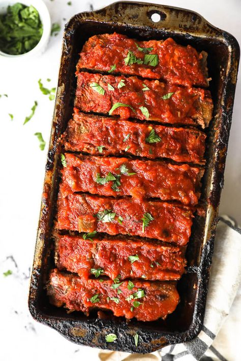 This easy Mexican taco meatloaf is filled with juicy taco flavor and topped with salsa. Easy prep and only 3 main ingredients in this Keto and Whole30 dish! All the best taco flavors in this fun low-carb recipe. Perfect for meal prep and it's freezer friendly too! | realsimplegood.com #paleo #whole30 #keto #meatloaf Recipe With Taco Seasoning, Salsa Meatloaf, Bariatric Dinner, Taco Meatloaf, Mexican Meatloaf, Salsa Easy, Paleo Meatloaf, Keto Meatloaf, Paleo Dinners