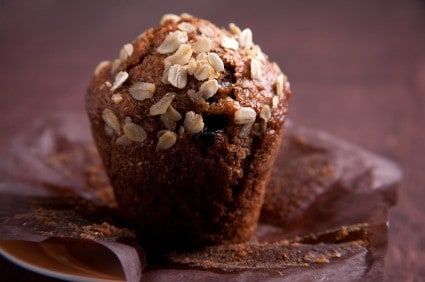 Date-Nut Muffins – these sweet muffins with bits of walnuts and dates are perfect warm out of the oven. Date Nut Muffins, Oatmeal Raisin Muffins, Oat Bran Muffins, Bran Muffin, Banana Honey, Raisin Muffins, Healthy Muffin, Walnut Muffins, Nut Muffins