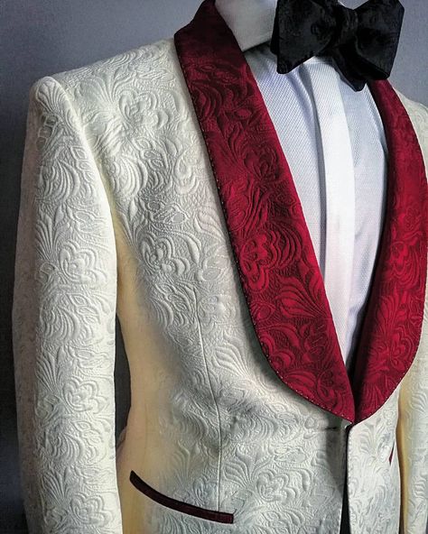 Your focus on nailing the perfect look fades quickly when joining your spouse at the alter.. However, all of the forthcoming compliments will reaffirm that you did it right! Dress well my friends and keep the style flowing.. . . Custom jacquard tuxedo jacket by Bespokuture & Handmade jacquard bowtie by Mr. Klean Kut . . Contact us to create your unique pieces for the big day! Tuxedo For Men Wedding, Best Man Suit, Wedding Groom Suit, Men Wedding Suits, Designer Tuxedo, Groomsmen Tuxedos, Dinner Suit, Suits Prom, Man Suit