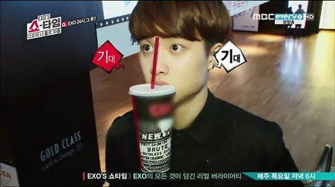 EXO D.O. exo showtime eps 2 did you know that there is a menu called 'kyungsoo menu' in the place that D.O. used to watch a movie? Really wanted to order that menu:3 Exo Showtime, Korean Drama Stars, Singing Group, Exo Do, Do Kyung Soo, Exo K, Do Kyungsoo, Exo, Share It