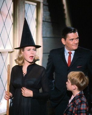 Even back then muggles and magic didn't mix very comfortably. Bill Mumy, Bewitched Tv Show, Agnes Moorehead, I Dream Of Jeannie, Elizabeth Montgomery, A Broom, Will Ferrell, Actrices Hollywood, Season Of The Witch