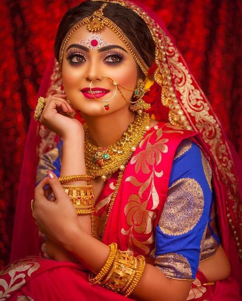 Golden Wedding Dress, Bengali Fashion, Brides Sister, Indian Bride Makeup, Bengali Bridal Makeup, Indian Wedding Bride, Bridal Makeup Images, Makeup Images, Bridal Photography Poses