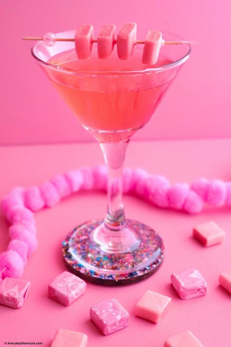 Pink Starburst Martini - Everyday Shortcuts Starburst Martini, Strawberry Martini, Strawberry Simple Syrup, Starburst Candy, Martini Ingredients, Fruity Cocktail, Flavored Rum, Pink Starburst, Martini Recipe