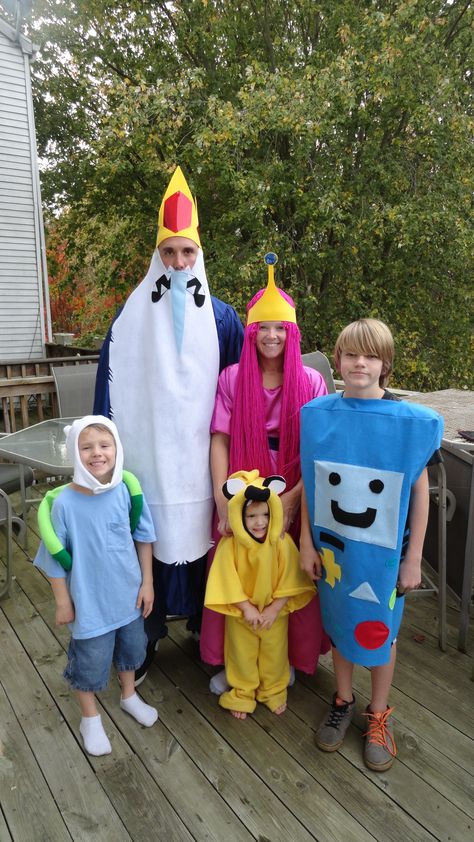 Adventure time costume family costume theme idea Adventure Time Family Costume, Adventure Time Group Costume, Adventure Time Costume Ideas, Adventure Time Halloween Costumes, Adventure Time Halloween, Adventer Time, Adventure Time Costume, Safari Clothes, Halloween Stores