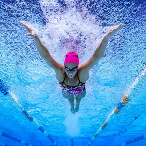 Swimming Poses, Swimming Senior Pictures, Olympic Diving, Tattoos Animals, Swimming Photography, Swimming Photos, Swimming Motivation, Chlorine Resistant Swimwear, Swimming Pictures