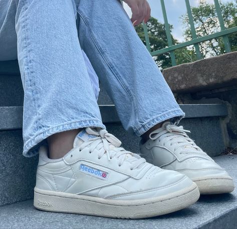 Fashion, aesthetic, shoe game Off White Reebok Outfit, White Rebook Shoes Outfit, Tan Reebok Shoes, Club C85 Reebok Outfit, Rebook Classic Woman Outfit, Reebok Court Advance Outfit, Rebook Shoes Outfits, Reebok Shoes Outfit Woman, Reebok Club C 85 Outfit Aesthetic