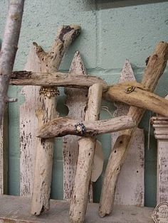 Vintage Beach House, Cross Ideas, Rugged Cross, Driftwood Ideas, Driftwood Projects, At The Cross, Old Rugged Cross, Wooden Crosses, Deco Nature