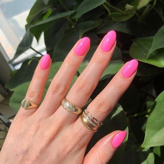 Oval Hot Pink Nails, Hot Pink Oval Acrylic Nails, Pink Round Acrylic Nails, Different Pink Nails, Round Nails Pink, Pink Oval Acrylic Nails, Round Pink Nails, Pink Round Nails, Candy Pink Nails