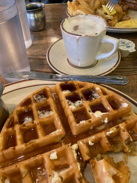 Fall Diner Aesthetic, Cozy Diner Aesthetic, Diner Coffee Aesthetic, Waffles Aesthetic, Diner Aesthetic, Coffee Winter, Rory Gilmore, We Fall In Love, Winter Aesthetic