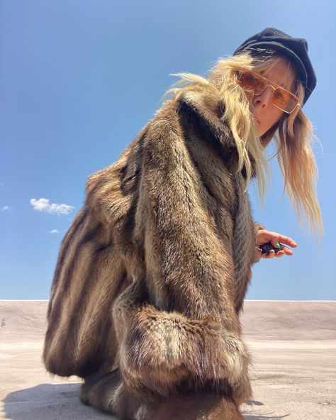 If you have any festival or burning man plans coming up, i think you definitely need a vintage fur coat to keep you cute and cozy🥰 These and more are all available at ThriftJoy.Com 🦋 Everything is second-hand! Thanks for thrifting and thanks for being SO STYLISH!!💕💅💕💕💅🤭💅💕💅💕💅💕🤭💕💅🤭💕💅 Vintage Fur Coat, Fur Coat Vintage, Vintage Fur, Burning Man, Fur Coat, Second Hand, Magazine, Festival