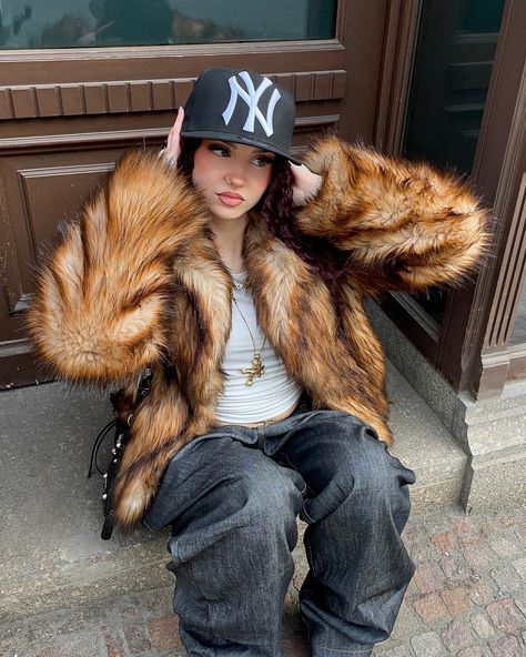 caption this post for me 🫵🏼 Winter Fits Baddie, Fuzzy Jacket Outfit, Street Style Winter Outfits, Outfit Inspo Baddie, Street Wear Winter, Street Wear Women, Fur Coat Outfits, Outfit Inspo Plus Size, Fall Fashion Aesthetic