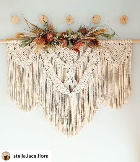 JAC.home.heart on Instagram: “So in love with the macramé dried flower combo 😍 created by NZ maker @stella.lace.flora using my 5mm natural string ❤️ everything about…” Macrame Dried Flowers, Macrame With Dried Flowers, Macrame And Dried Flowers, Knitting Lessons, Driftwood Macrame, Handmade Cake, Accent Wall Decor, So In Love, Use Me