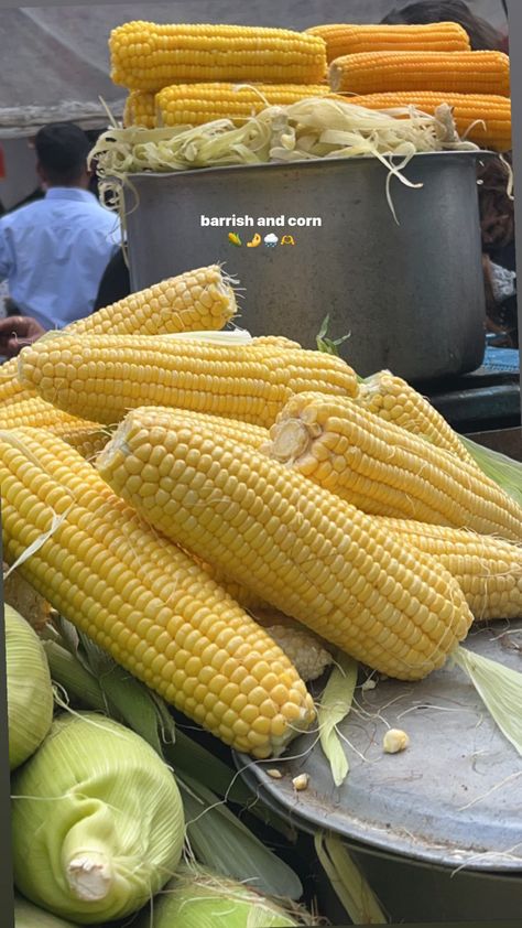 Corn and baarish. Bhutta Corn In Rain Snap, Corn Snap Story, Baarish Snaps, Barish Snap, Corn Aesthetic, Mountain Photo Ideas, Instagram Story App, Vegetables Photography, Aesthetic Captions