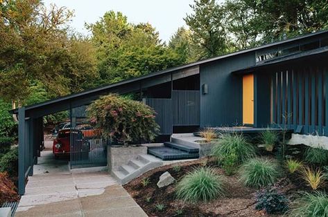 Saul Zaik House-Jessica Helgerson-15-1 Kindesign Mid Century Modern Ranch, Mid Century Modern Exterior, Mid Century Exterior, Midcentury House, Ranch Exterior, Brick Ranch, Midcentury Home, Pintura Exterior, Modern Ranch