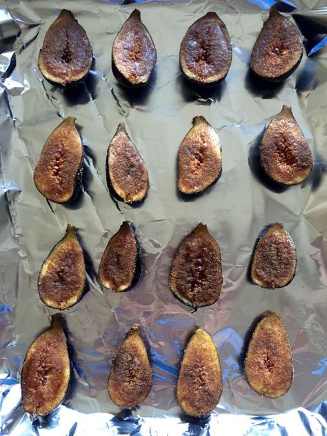 Easy Roasted Figs Recipe To Make With Fresh Figs – Melanie Cooks Fig Recipes Fresh, Fig Appetizer Recipes, Figs Recipe, Fig Appetizer, Homemade Fig Jam, Summer Fruit Recipes, Fig Season, Fig Jam Recipe, Roasted Figs