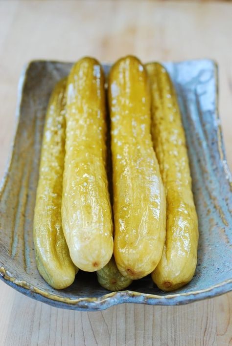 Korean Fermented Foods, Korean Pickles Recipe, Korean Pickled Cucumber, Preserve Cucumbers, Korean Bowls, Korean Bapsang, Korean Heritage, Cucumber Pickles, Korean Cucumber