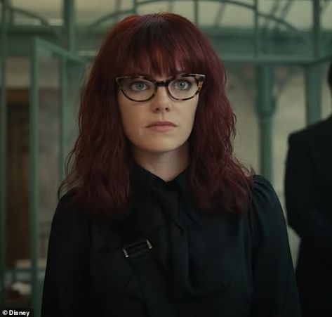 Before: The 30 second promo for the origin story follows the the villainess' rise from a lowly servant to a high fashion criminal Red Haired Character, Red Hair Character, Emma Stone Red Hair, Emma Stone Hair, Cruella Deville, Emma Thompson, Work Hairstyles, Devil May Cry, Emma Stone