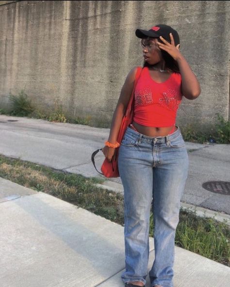 Low Waist Jeans Outfit Black Women, Jeans Outfit Black Women, Low Waist Jeans Outfit, Waist Jeans Outfit, Low Rise Flare Jeans Outfit, Low Waisted Jeans Outfit, Flare Jean Outfit, Mama Fashion, Braids Styling