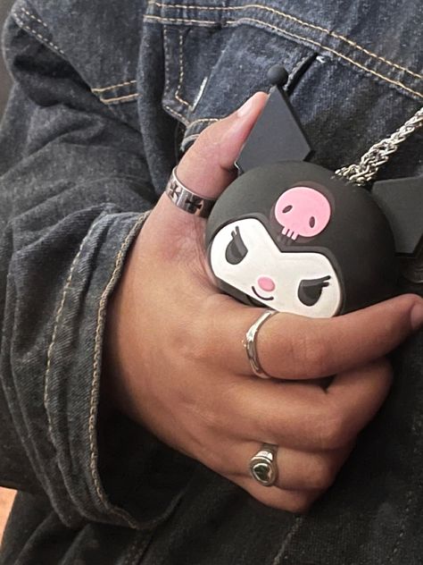 #kuromi #sanrio #aesthetic Kuromi Merch, Stanley Aesthetic, Hello Kitty And Kuromi, Kuromi Stuff, Sanrio Phone, Aesthetic Sanrio, Sanrio Aesthetic, Beach Icon, Anime Merch