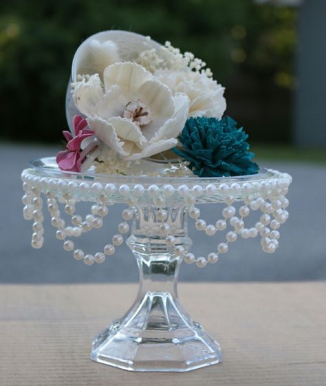 Pearl Centerpiece Ideas Diy, Diy Pearl Decor, Pearl Decorations Diy, Pearl Centerpiece Wedding, Tea Party Centerpiece Ideas, Vintage Wedding Centerpieces Pearls, Teacup Centerpieces, Chandelier Flowers, Pearl Birthday Party