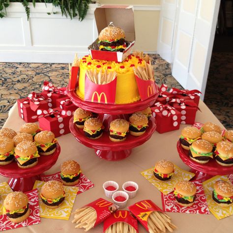 My aunt made this, she is so talented! Mcdonald's cake and cupcakes. I made the burgers out of brownies and cupcakes for the buns. The fries are made from sugar cookies. Yummy! Mcdonald’s Cupcakes, Illusion Cake, Illusion Cakes, Mcdonalds Birthday Party, Burger Cake, Burger Party, Birthday Boyfriend, Healthy Cupcakes, Cupcakes Birthday