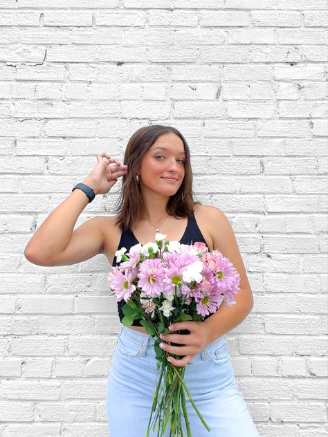 aesthetic white brick wall pose picture insp inspiration flower bouquet light wash jeans lululemon short hair style Wall Instagram Pictures, Pose Picture, White Brick Wall, Aesthetic White, White Brick, Lululemon Shorts, Insta Posts, Light Wash Jeans, Wash Jeans